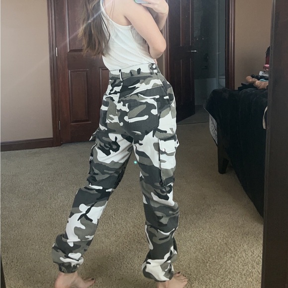 Misguided Camo Cargo Pants - Picture 2 of 4